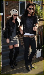 FP_IMAGE_3965301/FP_SET_3962488 candid of Katy Perry and boyfriend Russel Brand