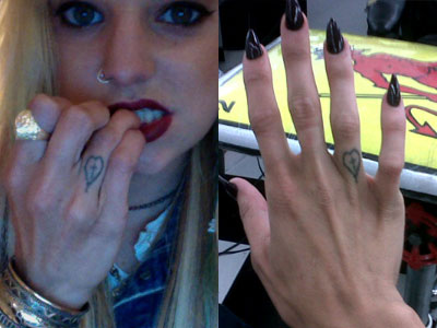 Design Tattoo  Names on On Her Right Ring Finger  She Has Another Tattoo For Andy Of A Heart