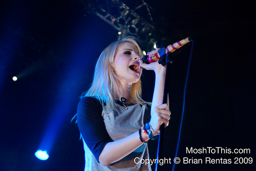 hayley williams paramore live. Paramore live on the Brand New