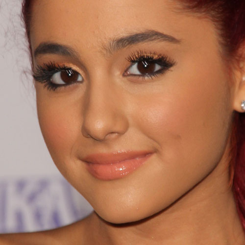 Ariana Grande Makeup: Black Eyeshadow, Orange Eyeshadow 
