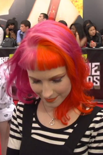 hayley-williams-hair-orange-pink-6