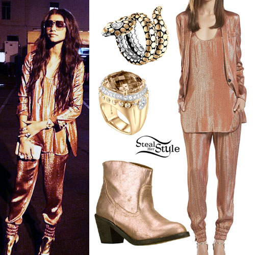 Zendaya: Gold Metallic Outfit