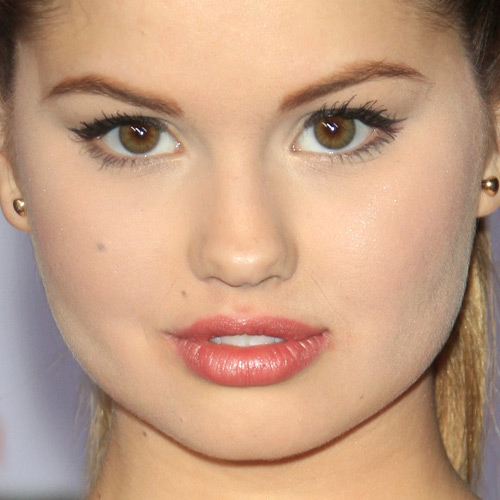 Debby Ryan Makeup Black Eyeshadow Nude Eyeshadow And Pale