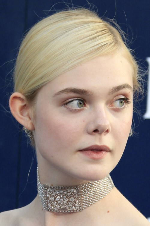 Elle Fanning S Hairstyles And Hair Colors Steal Her Style