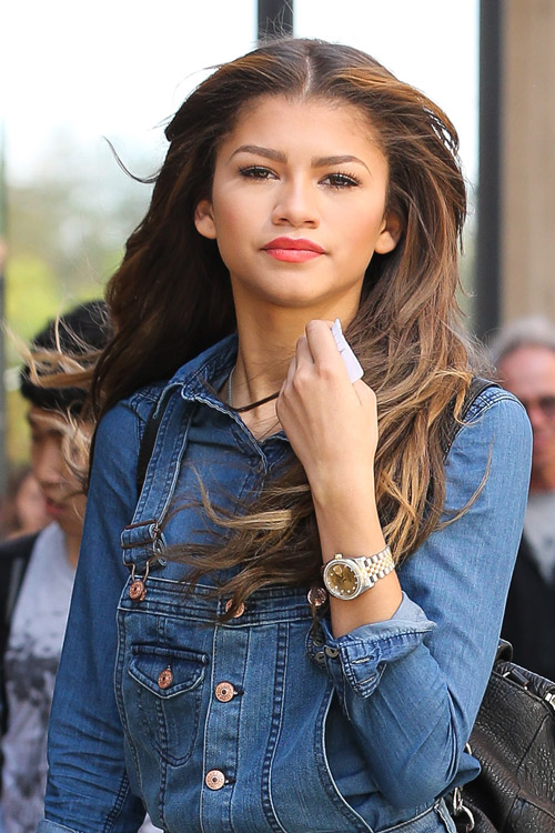 Zendaya Wavy Medium Brown All-Over Highlights, Messy, Side Part