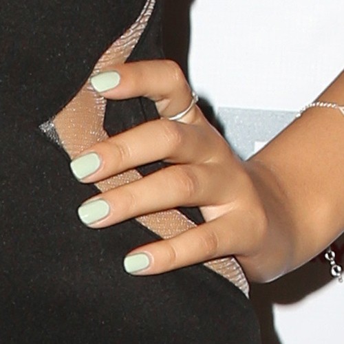Victoria Justice S Nail Polish And Nail Art Steal Her Style