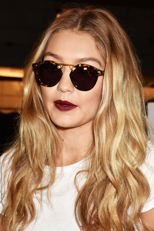 Gigi Hadid Wavy Honey Blonde Loose Waves Hairstyle Steal Her Style