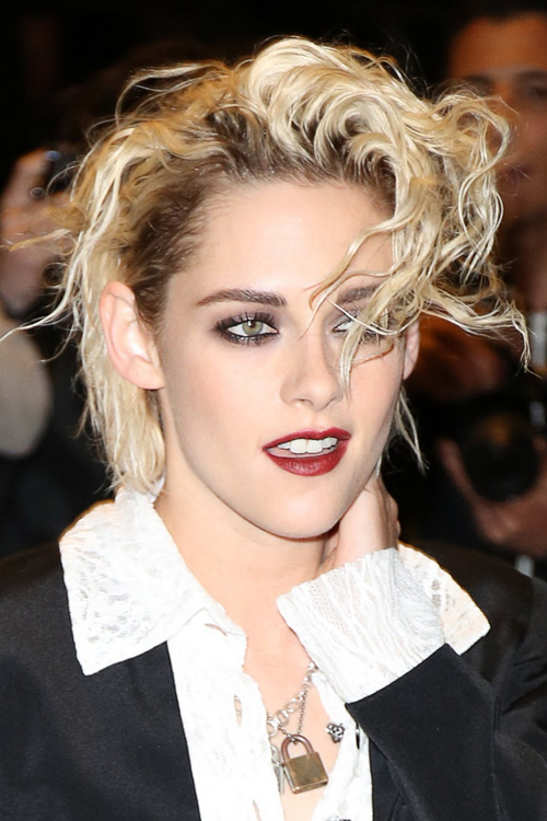 Kristen Stewart Wavy Platinum Blonde Barrel Curls Dark Roots Messy