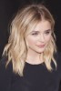 Chloe Moretz Wavy Honey Blonde Bob Dark Roots Loose Waves Messy