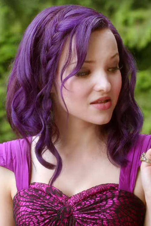 Dove Cameron Wavy Purple Angled Bob, Bob, Mini Braids, Overgrown Bangs