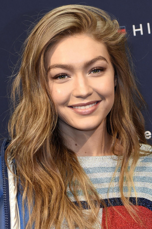 Gigi Hadid Wavy Medium Brown Loose Waves Hairstyle | Steal Her Style