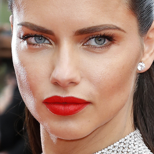 Adriana Lima Makeup Beige Eyeshadow Nude Lipstick Steal Her Style