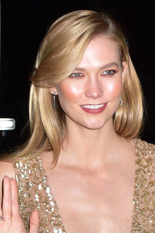 Karlie Kloss Straight Honey Blonde Hairstyle Steal Her Style