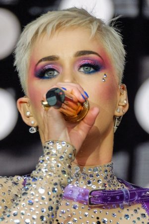 Katy Perry Straight Platinum Blonde Pixie Cut Hairstyle Steal Her Style