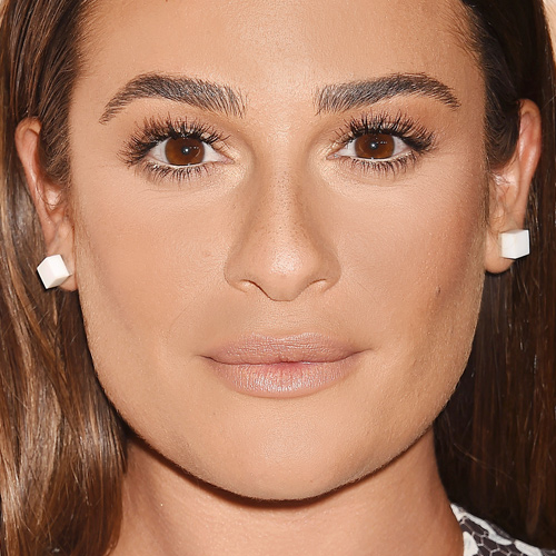 Lea Michele Makeup: Black Eyeshadow, Bronze Eyeshadow & Nude Lipstick