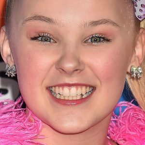 Jojo Siwa S Makeup Photos Products Steal Her Style