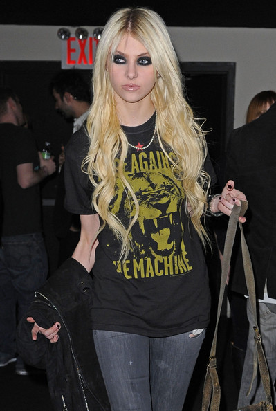 Taylor Momsen: Lion T-Shirt | Steal Her Style