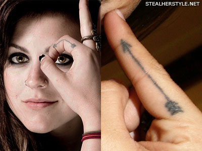 Sierra Kusterbeck arrow finger tattoo