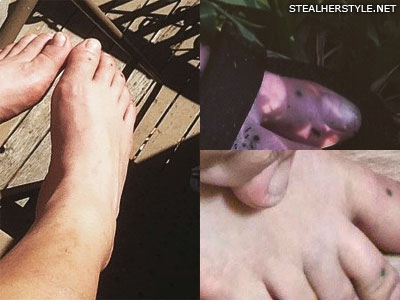 Sierra Kusterbeck dots toe tattoo