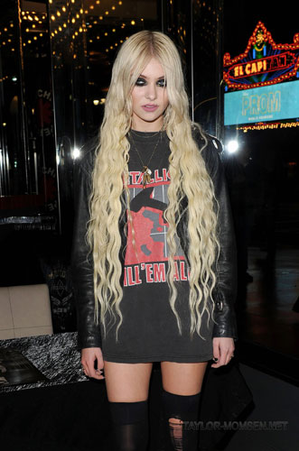 Taylor Momsen: Metallica Kill Em All T-Shirt  Steal Her Style