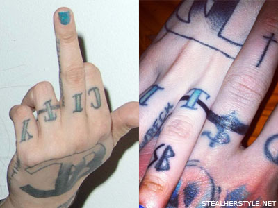 Khast Tattoo - . Feminine finger tattoos ✖️ - made in Sweden Done at  @ironinktattoo using @sorrymomtattoo #line #fingertattoos #sweden #ink |  Facebook
