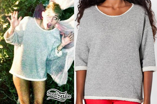 Miley Cyrus: Unisex Reversible Easy Sweater