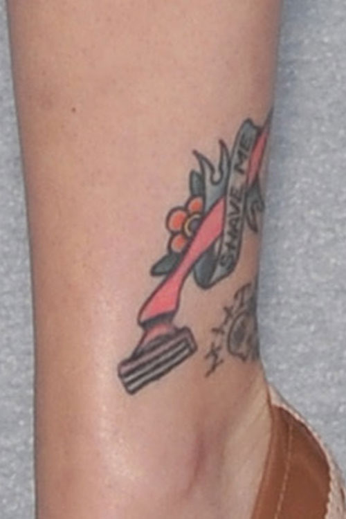 hayley-williams-shave-me-tattoo