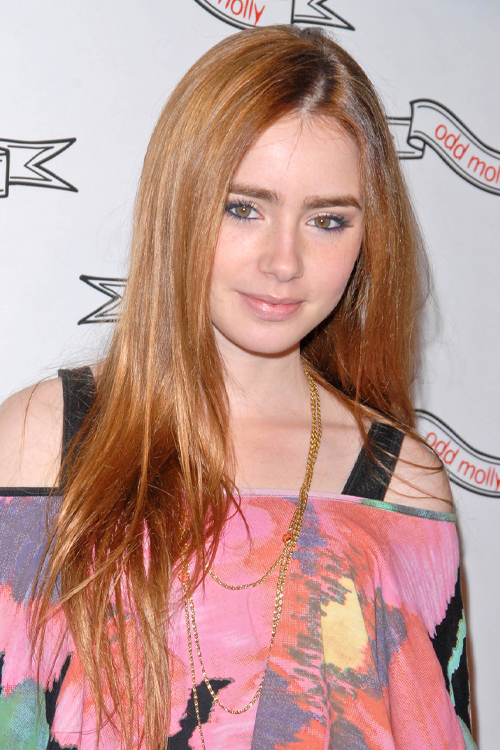 Lily Collins Straight Ginger Hairstyle | Steal Her Style
