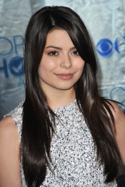 Miranda Cosgrove's Hairstyles & Hair Colors | Steal Her Style