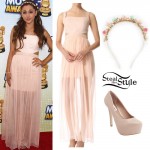 Ariana Grande: Cutout Maxi Dress, Nude Pumps