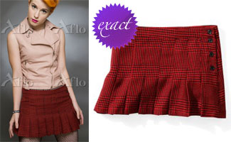 Hayley Williams: Red Plaid Skirt