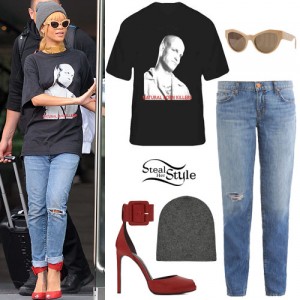 Rihanna: Printed T-Shirt, Distressed Jeans | Steal Her Style