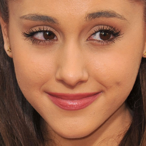 Ariana Grande Makeup: Nude Eyeshadow & Pink Lipstick | Steal Her Style