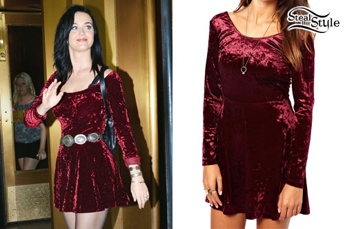 Katy Perry: Burgundy Velvet Dress