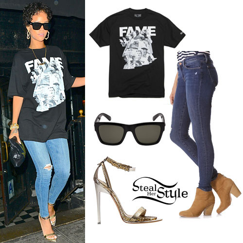 Rihanna: Rolling Stones Tee, Ripped Jeans
