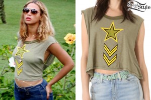 » Beyoncé: Soldier Graphic Tank