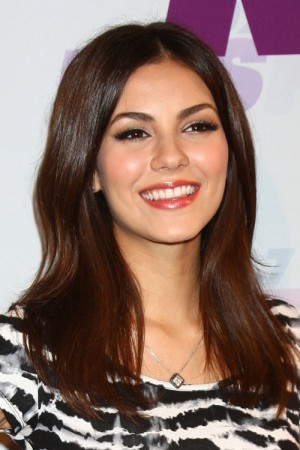 Victoria Justice Straight Hairstyle | Steal Her Style