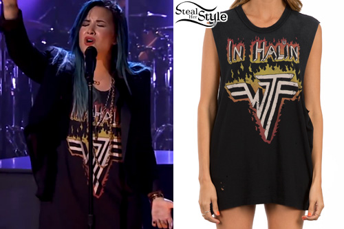 Demi Lovato performing for 2vlive October 28th, 2013 - video: youtube