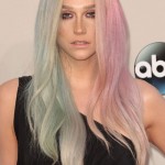 Kesha Wavy Golden Blonde Hair Feathers, Mini Braids Hairstyle