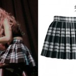 Ariana Grande: Black Plaid Skirt