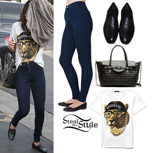 Selena Gomez: Leopard Tee, Blue Jeans