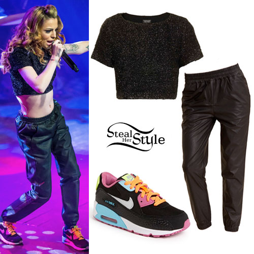 Cher Lloyd: Sparkle Tee, Rainbow Nikes