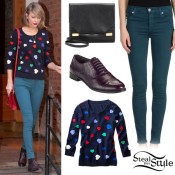 Taylor Swift: Heart Print Sweater Outfit | Steal Her Style