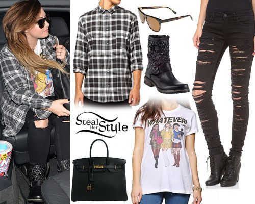 Demi Lovato: Ripped Jeans, Clueless Tee