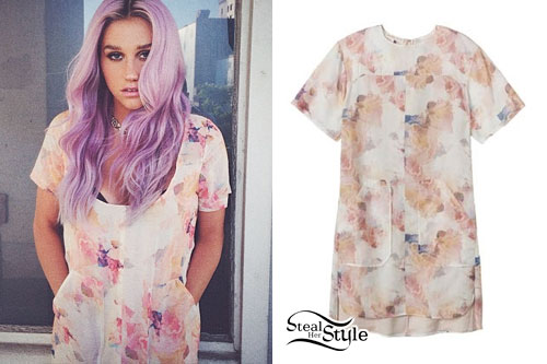 Kesha: Floral Print Shift Dress