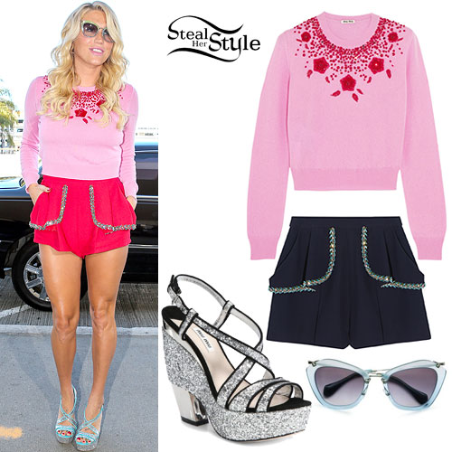 Kesha: Pink Beaded Sweater, Glitter Sandals