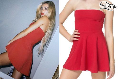 Pia Mia Perez: Red Strapless Dress