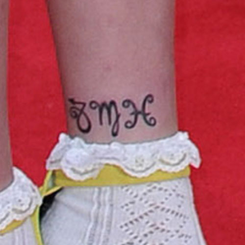 asami-zdrenka-zodiac-ankle-tattoo