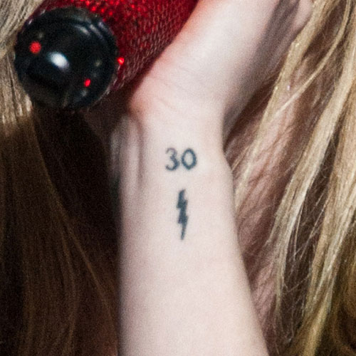 avril-lavigne-30-bolt-wrist-tattoo