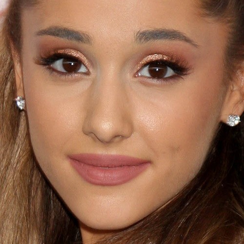 Ariana Grande Makeup: Orange Eyeshadow & Mauve Lipstick 